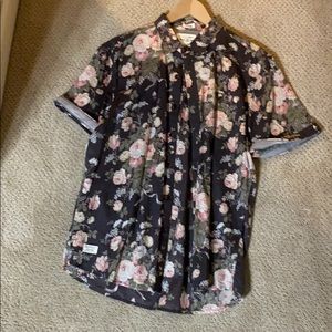 7 diamond short sleeve button up floral
